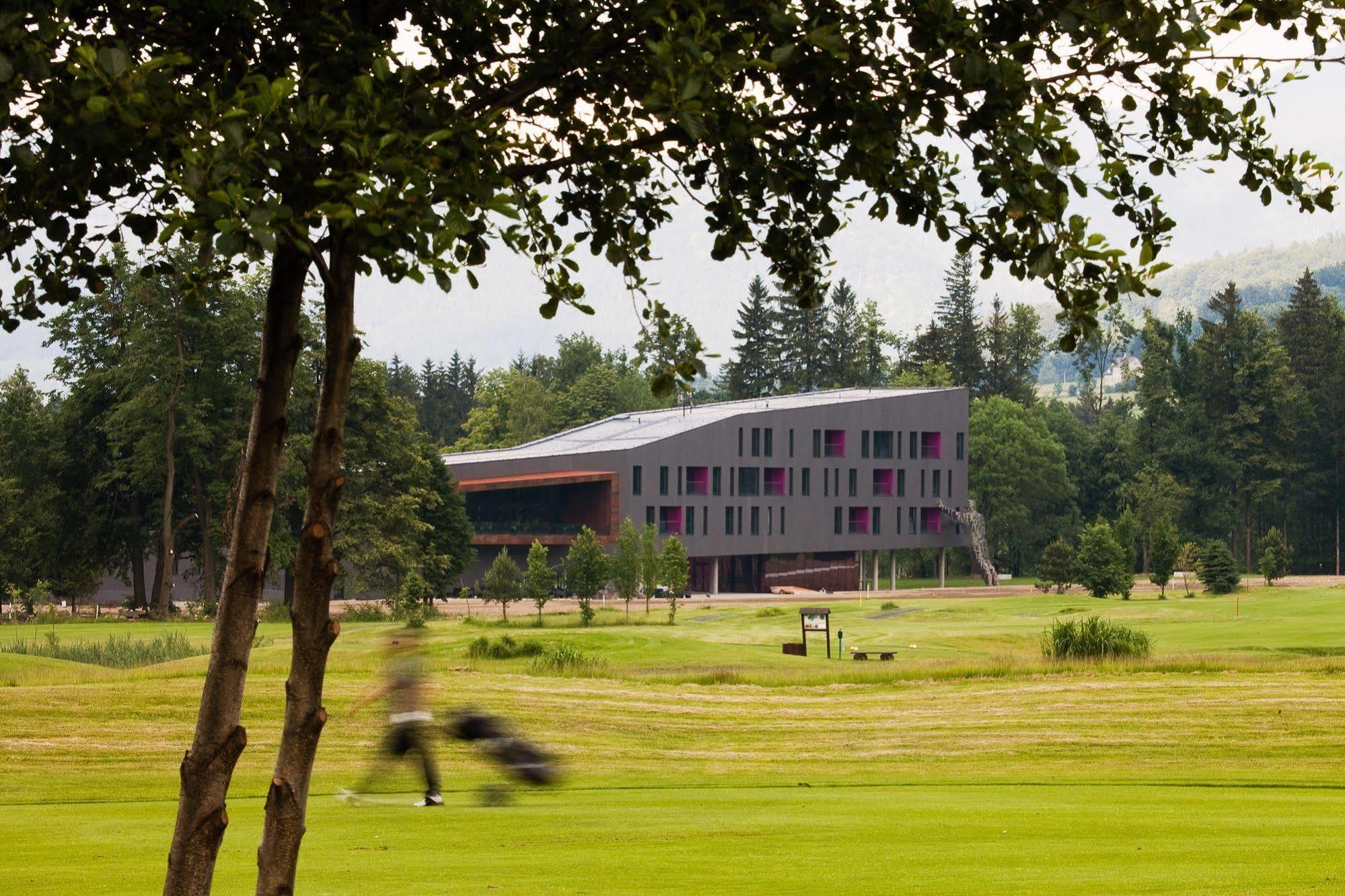 Miura Hotel Челадна Экстерьер фото
